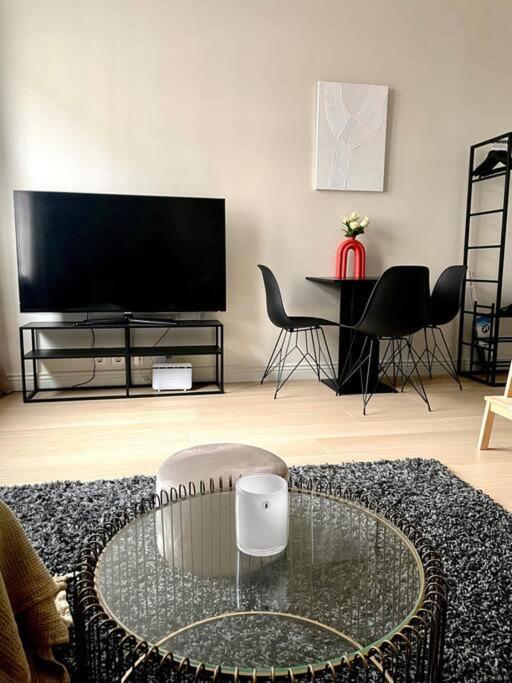 Modern And Cozy Studio Apartment In Central オスロ エクステリア 写真